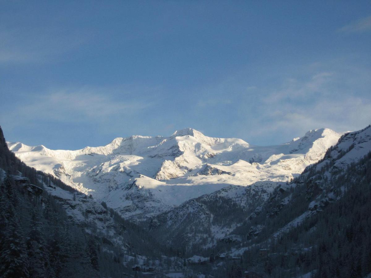 Dresalwoald Bed & Breakfast Gressoney-Saint-Jean Luaran gambar